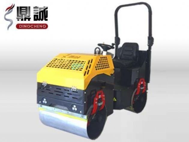 點(diǎn)擊查看詳細(xì)信息<br>標(biāo)題：1噸全液壓振動(dòng)壓路機(jī) 閱讀次數(shù)：13498